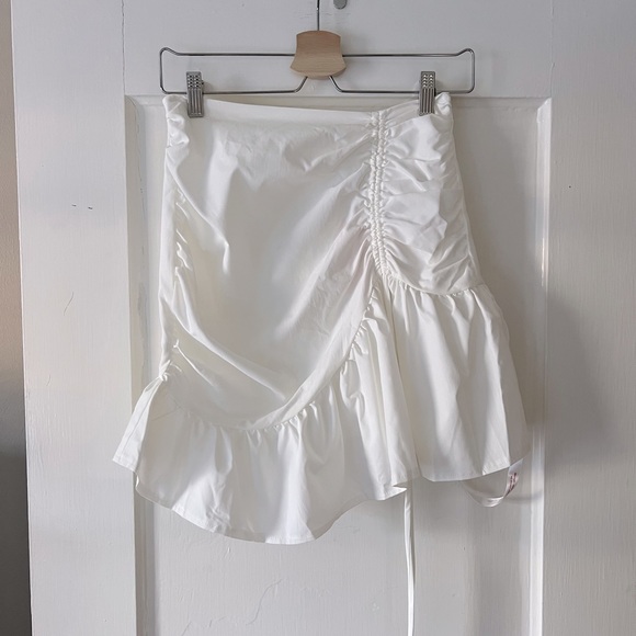 Missguided white side ruched mini skirt - Picture 4 of 7